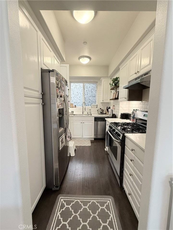 3401 S Bentley Ave - Photo 6 of 45