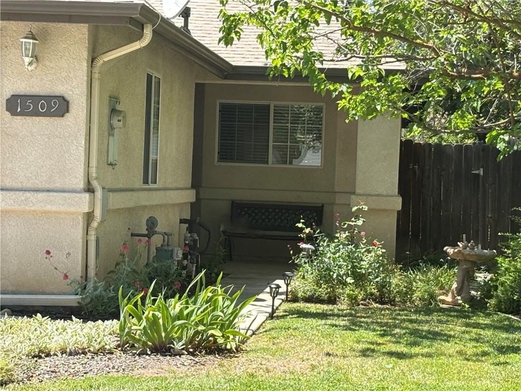 1509 Trinty Ct - Photo 4 of 33