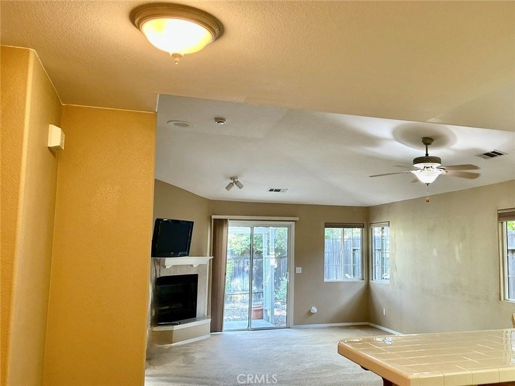 1509 Trinty Ct - Photo 7 of 33