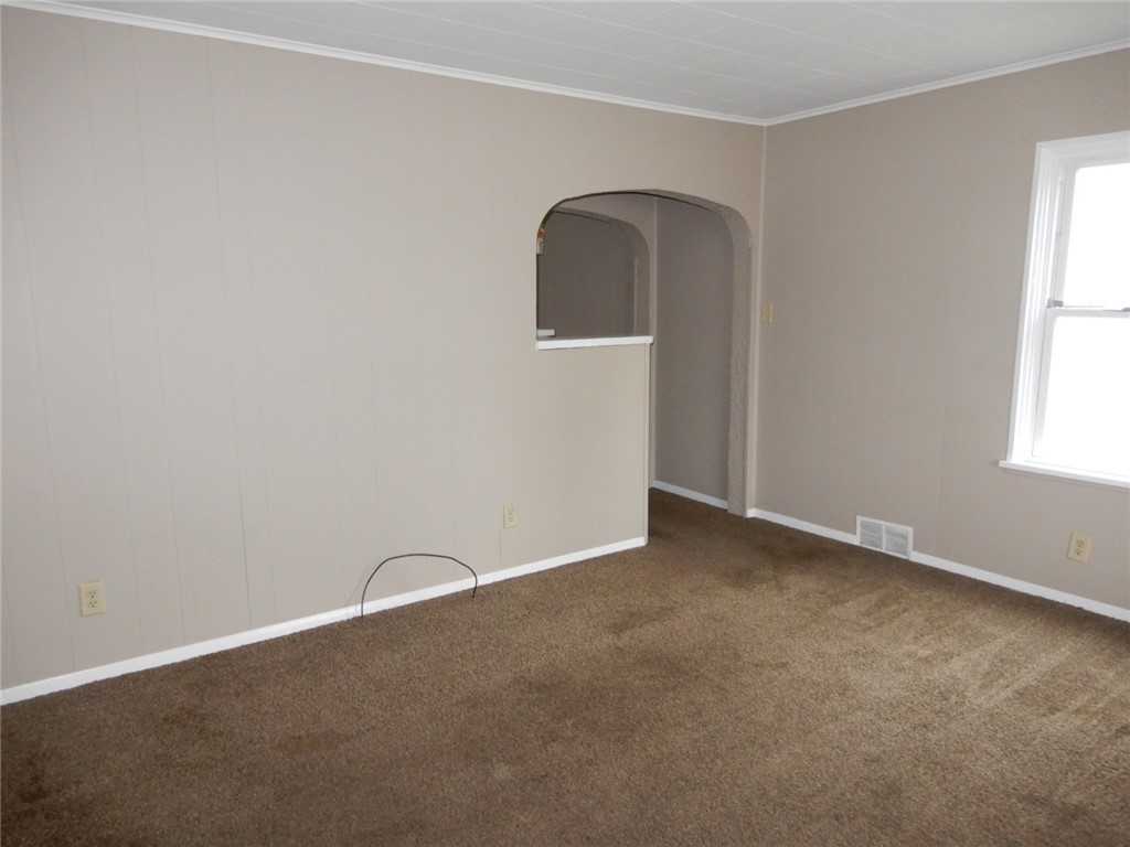 395 1st St - Photo 4 of 18