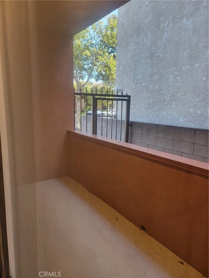 627 Geneva St #2 - Photo 6 of 25