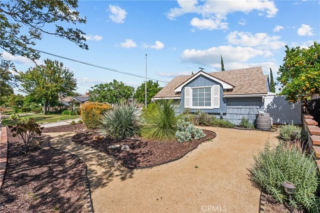 9158 Mclennan Ave - Photo 3 of 43