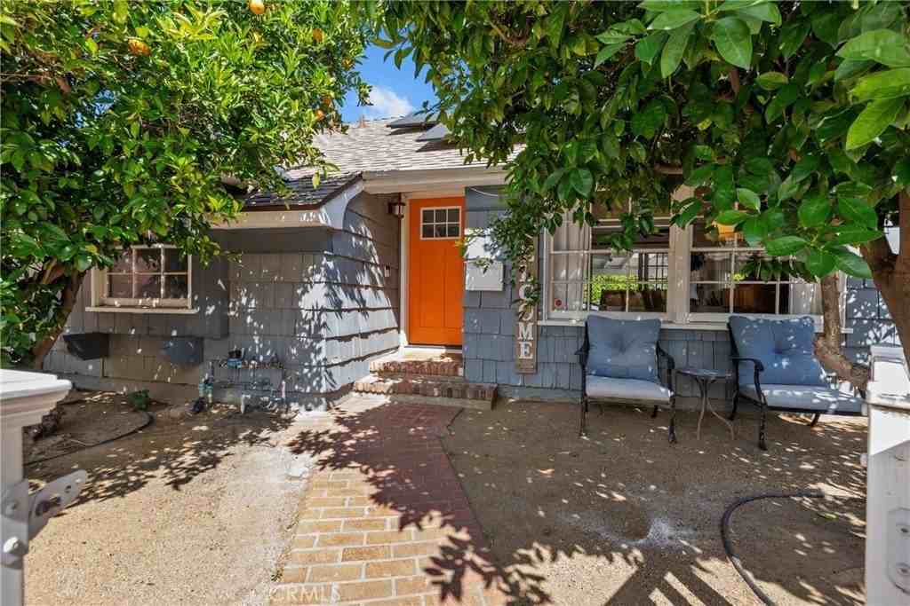 9158 Mclennan Ave - Photo 6 of 43