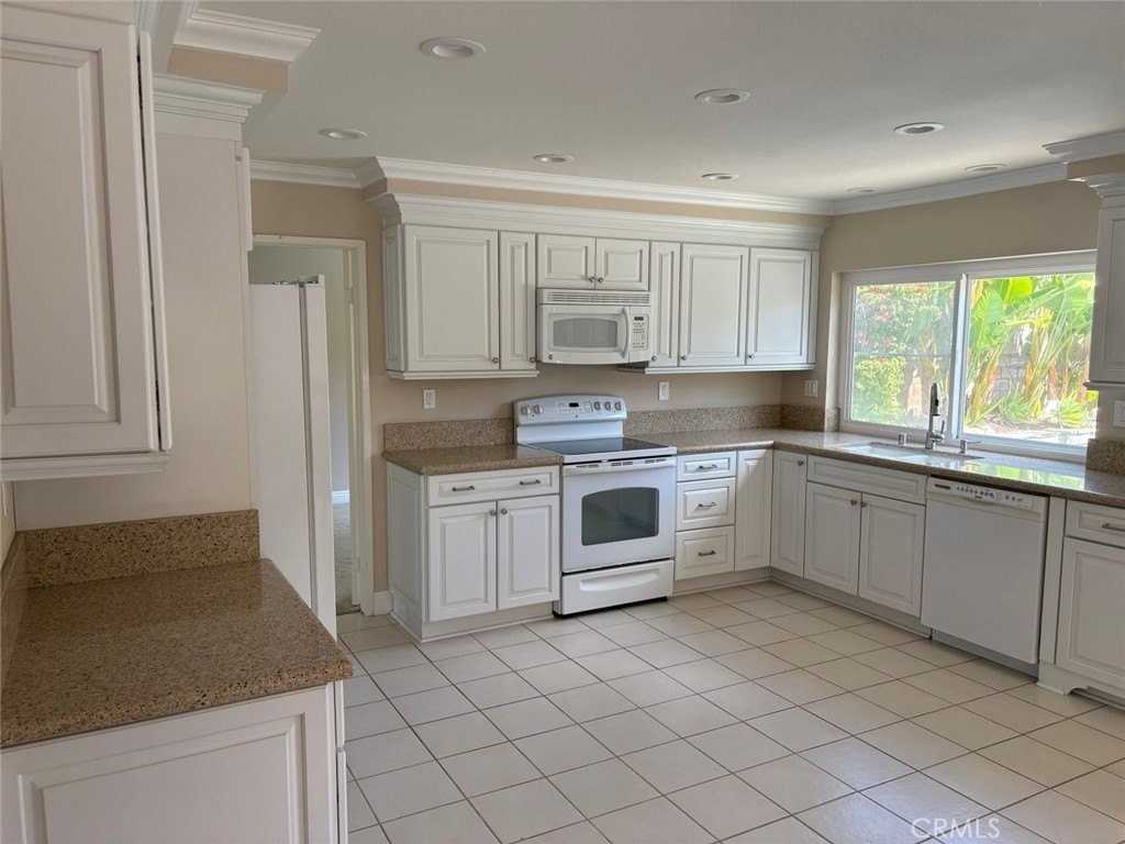 24731 Via Princesa - Photo 5 of 18