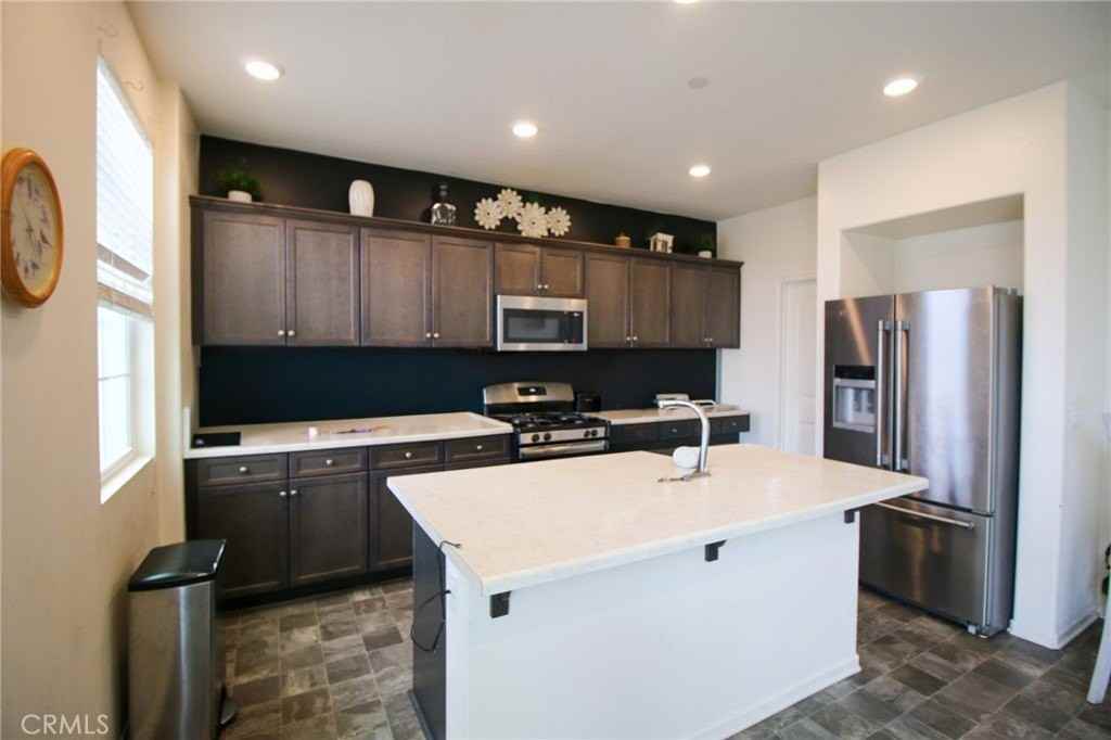 30346 Village Knoll Dr - Photo 2 of 14