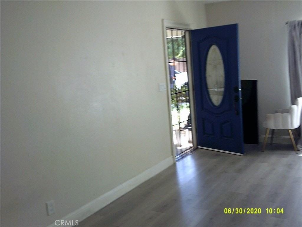 5469 Palm Ave - Photo 3 of 34