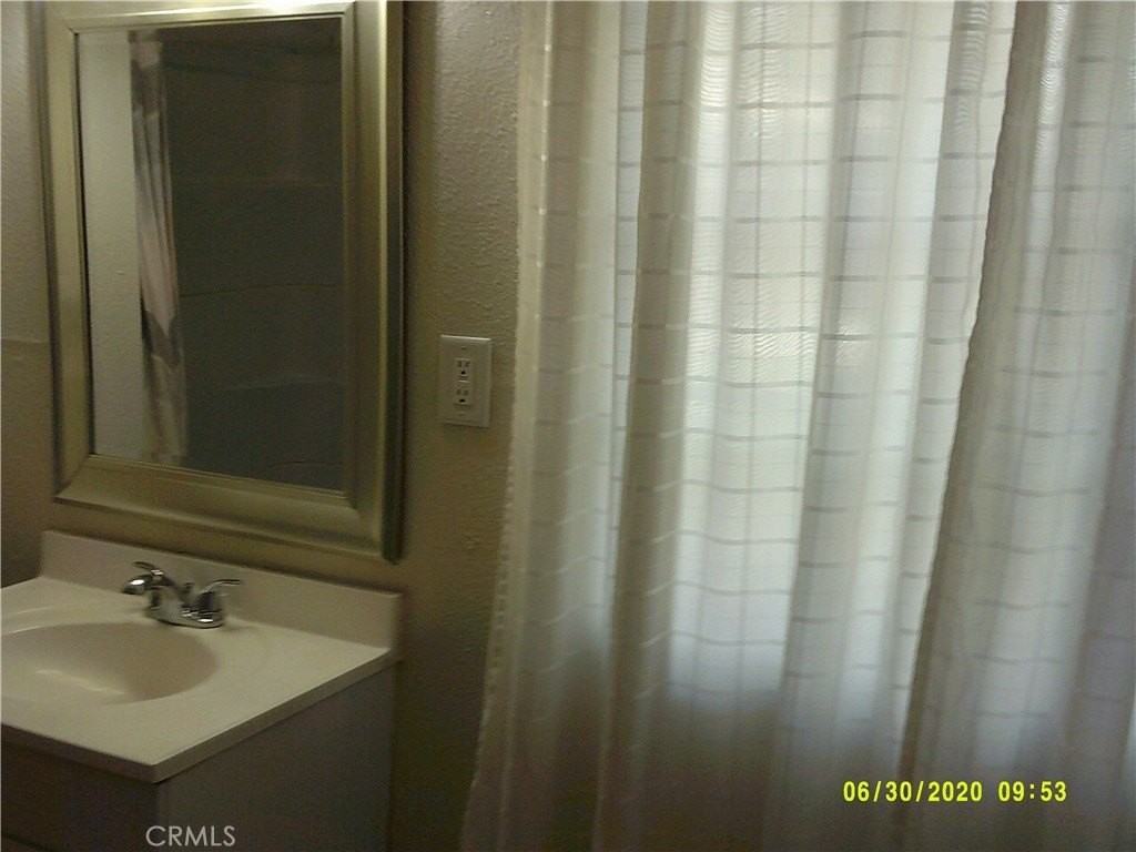 5469 Palm Ave - Photo 6 of 34
