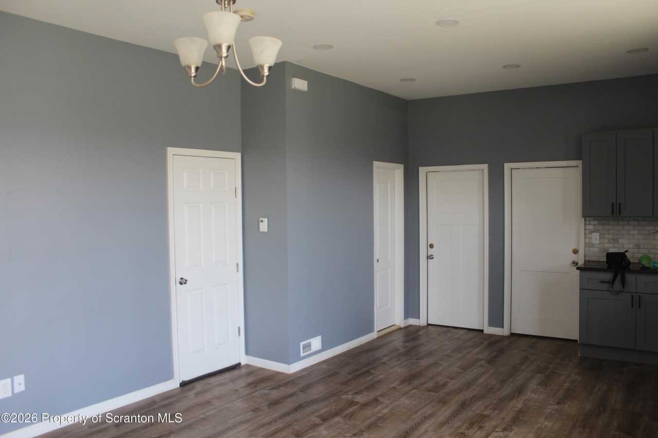 1122 Luzerne St - Photo 6 of 13