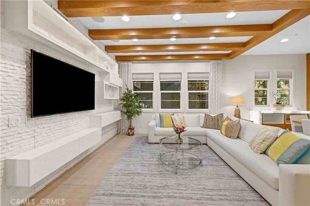 158 Pinnacle Dr - Photo 2 of 50