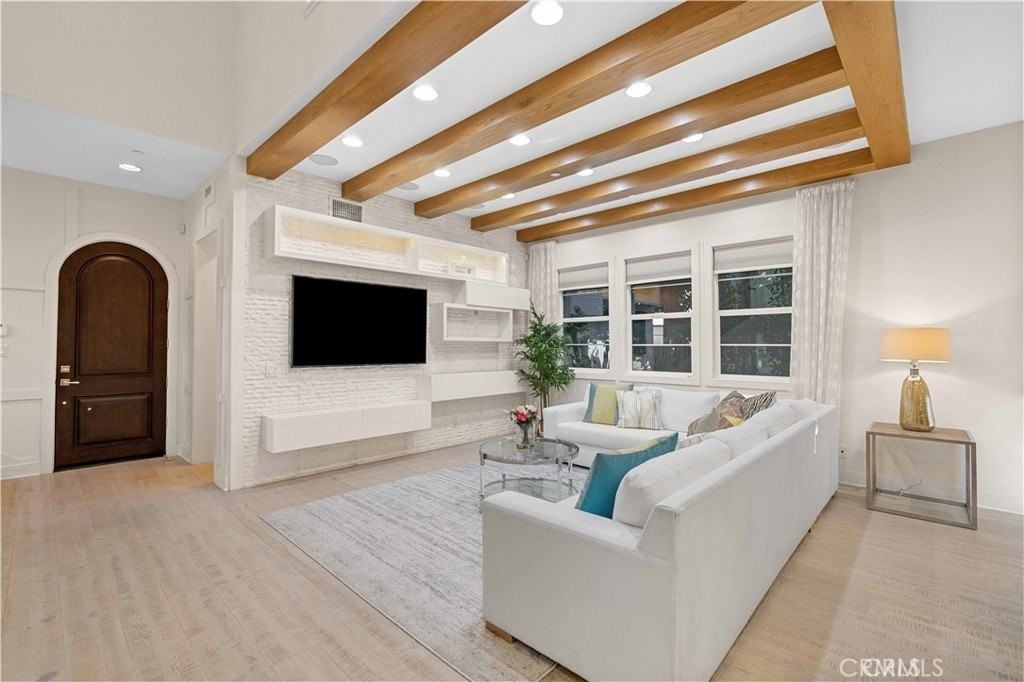 158 Pinnacle Dr - Photo 3 of 50