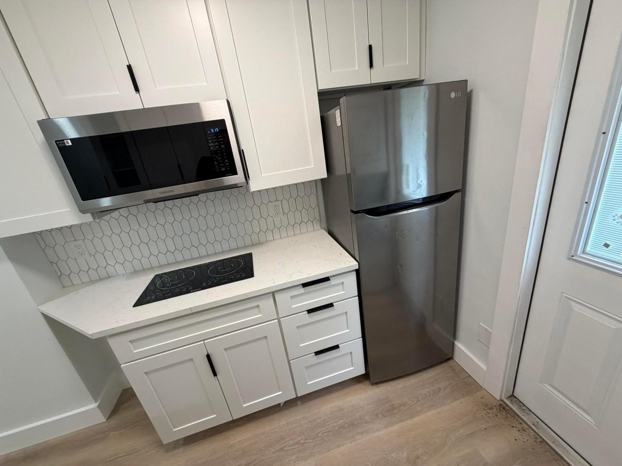 1077 Ne 34th St - Photo 6 of 10