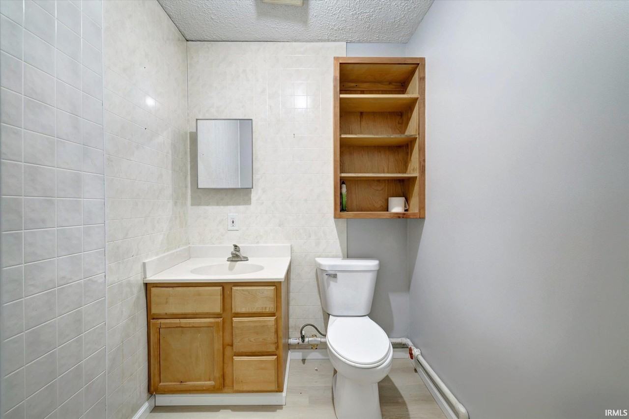 4695 N State Road 43 - Photo 5 of 14