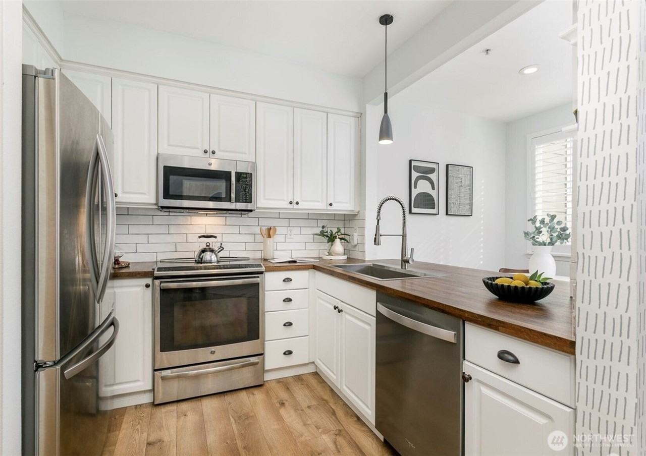 13000 Admiralty Way - Photo 3 of 10