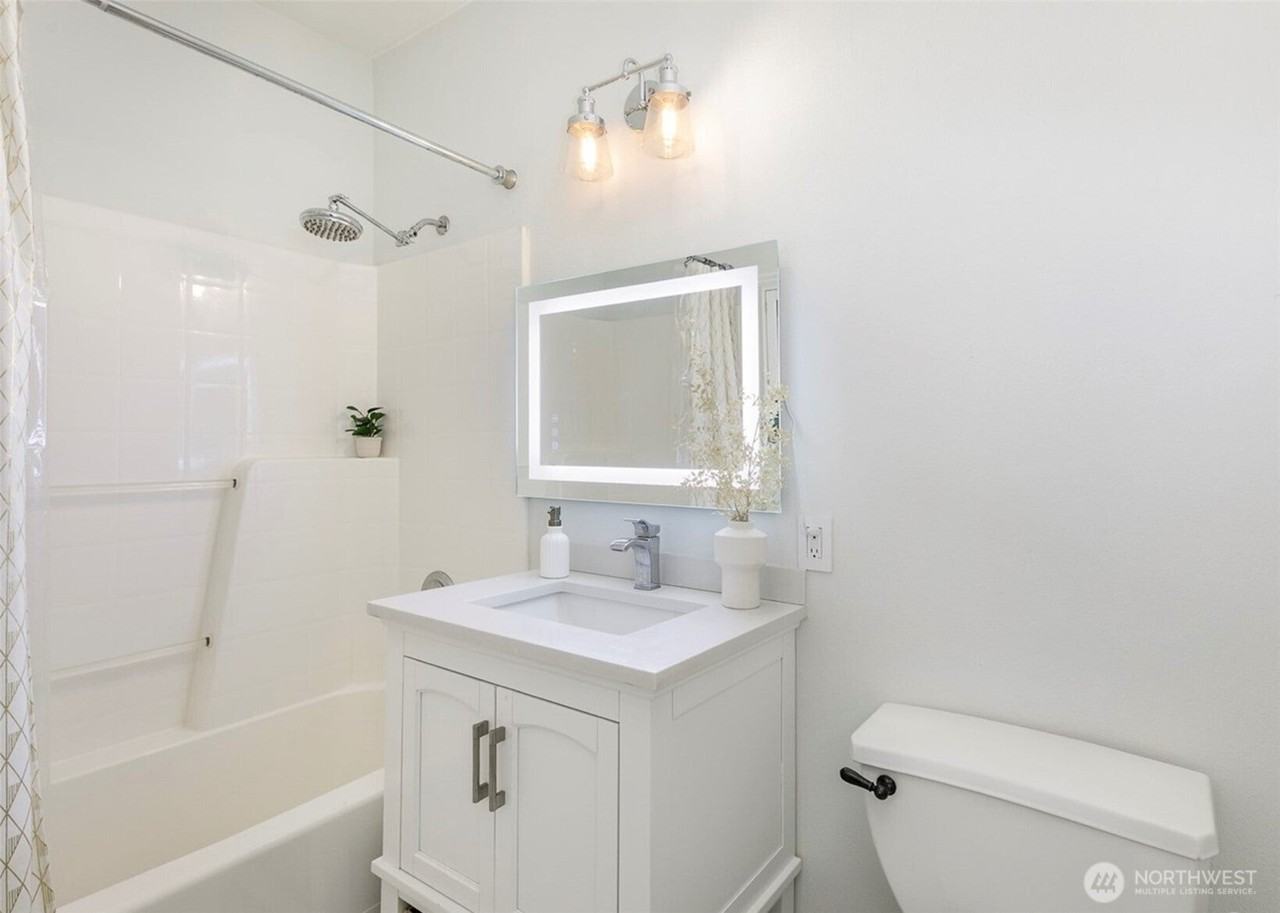 13000 Admiralty Way - Photo 6 of 10