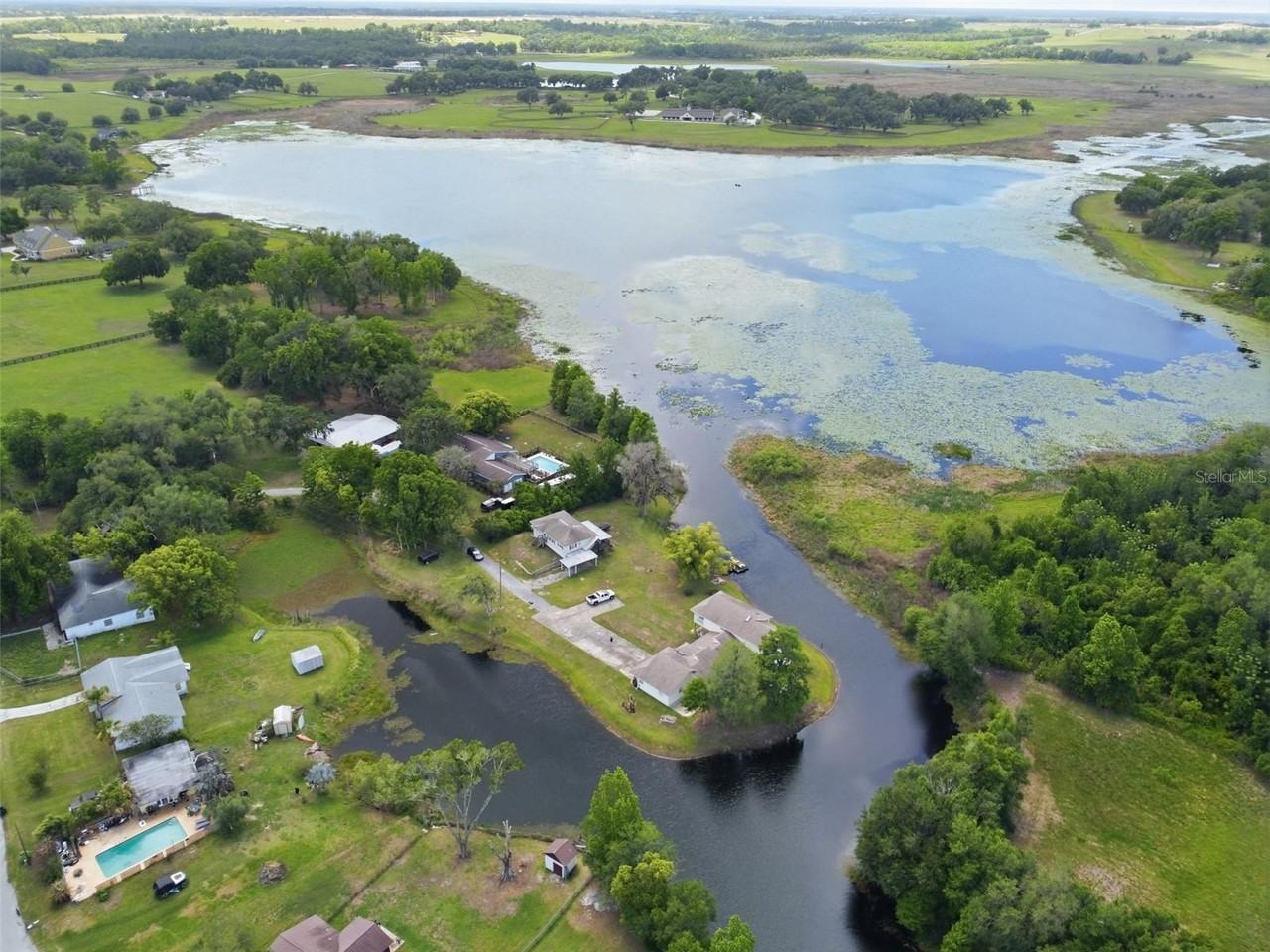 36740 Shore Dr - Photo 3 of 35