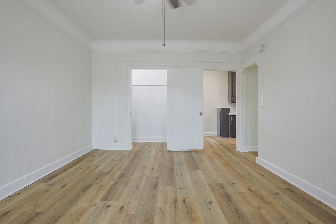 Catalina Apartments - Photo 2 of 13