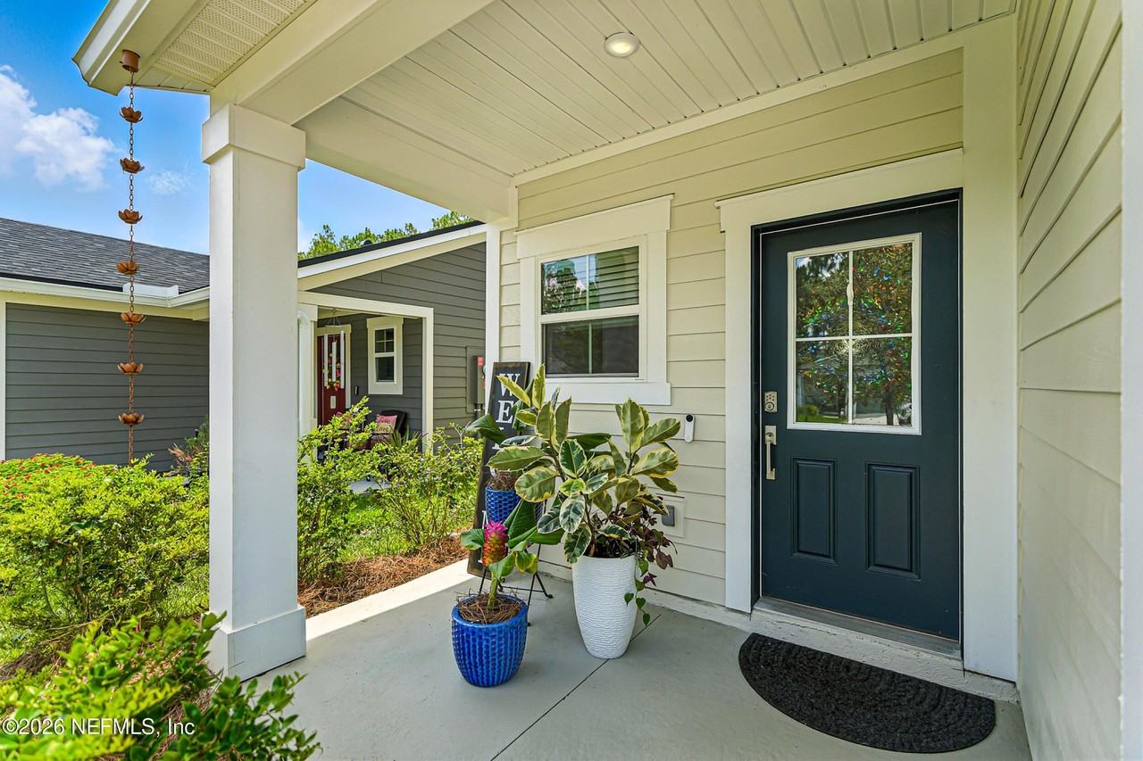 105 Meadow Creek Dr - Photo 2 of 27