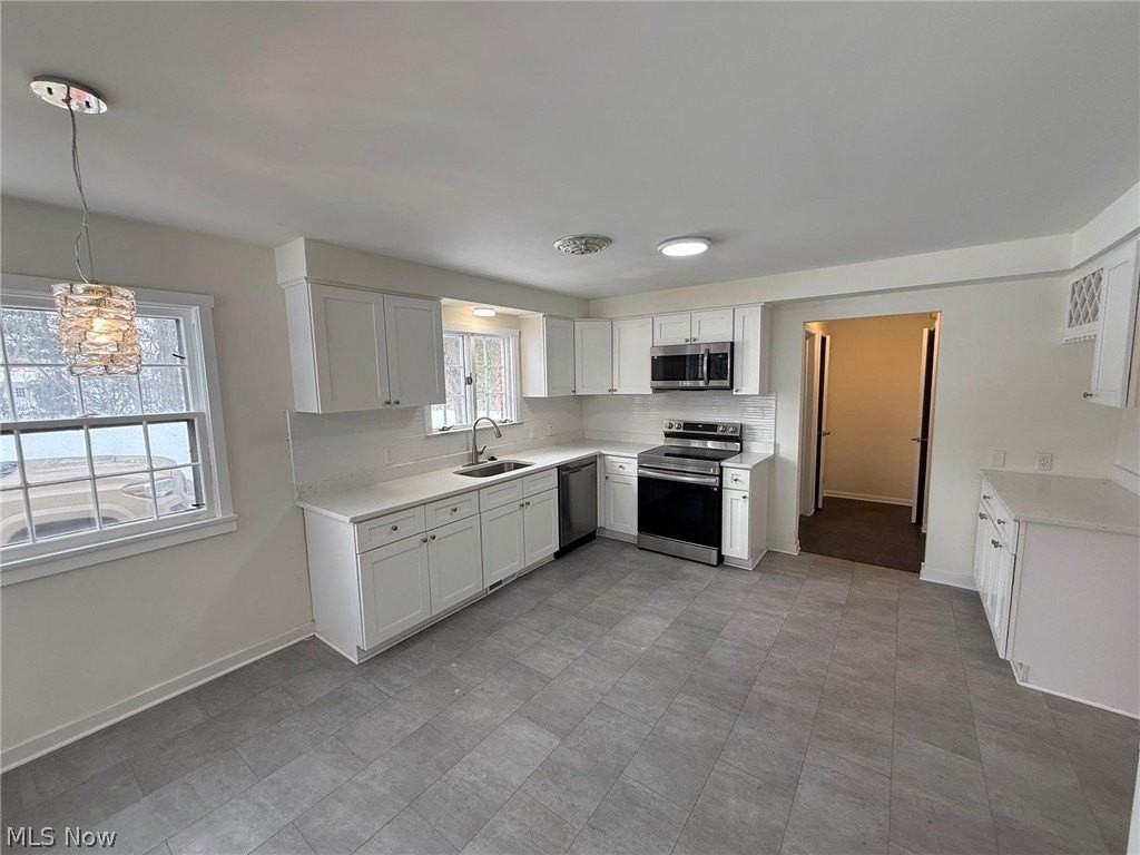 22350 S Woodland Rd - Photo 4 of 33