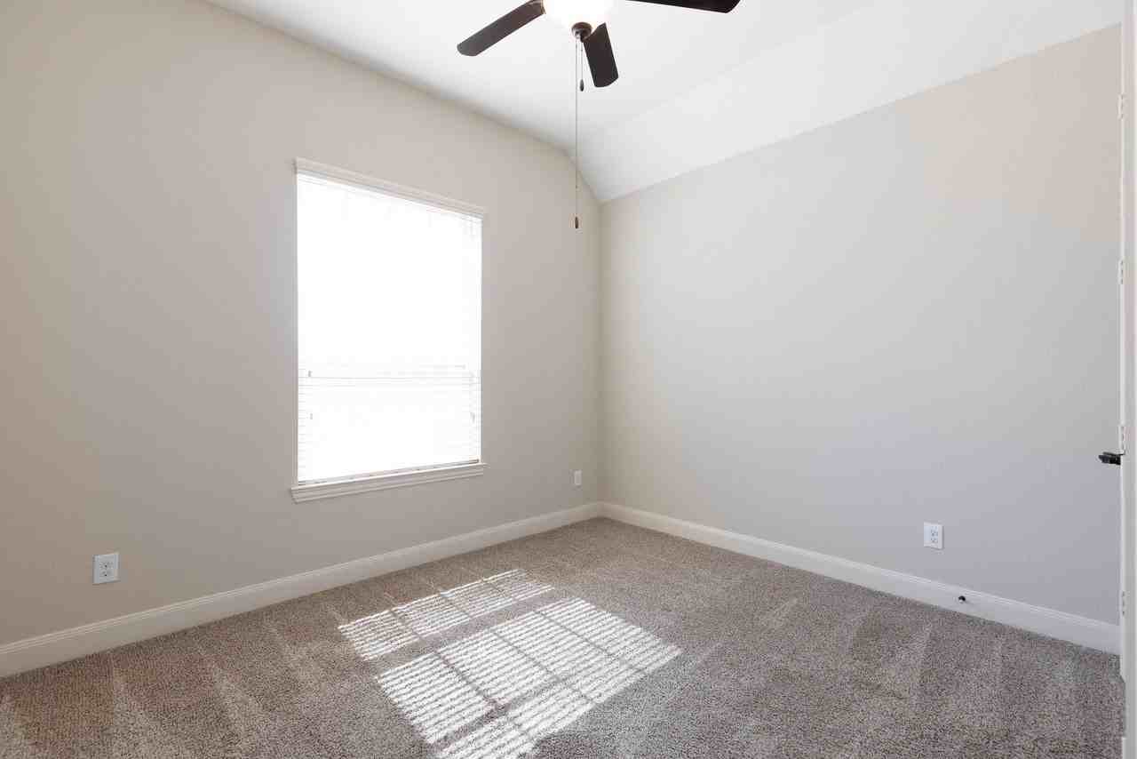 28006 Laurel Garden Ln - Photo 3 of 33