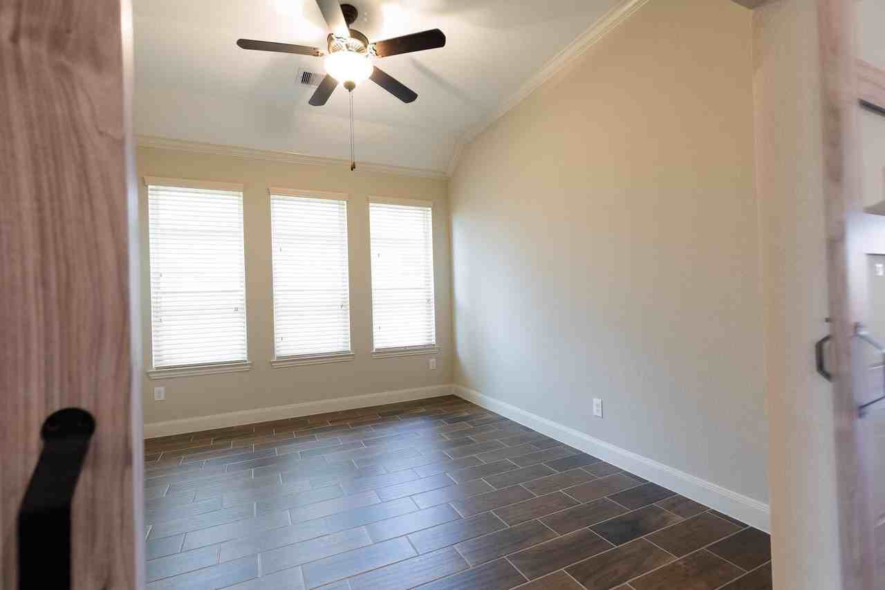 28006 Laurel Garden Ln - Photo 7 of 33