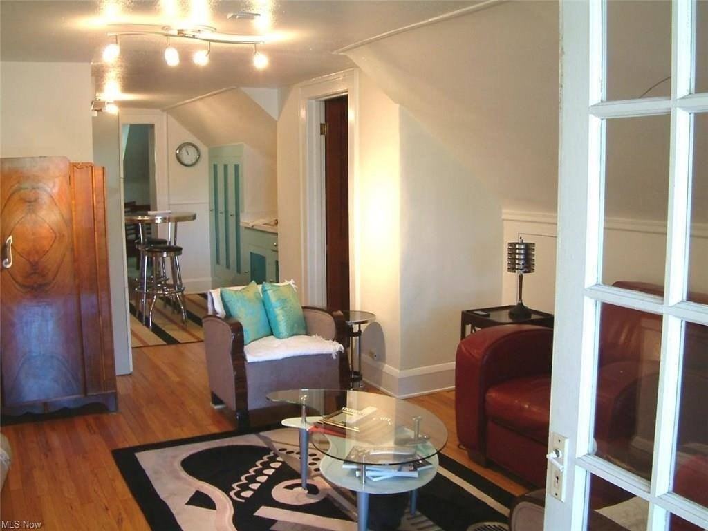 13834 Clifton Blvd - Photo 3 of 22
