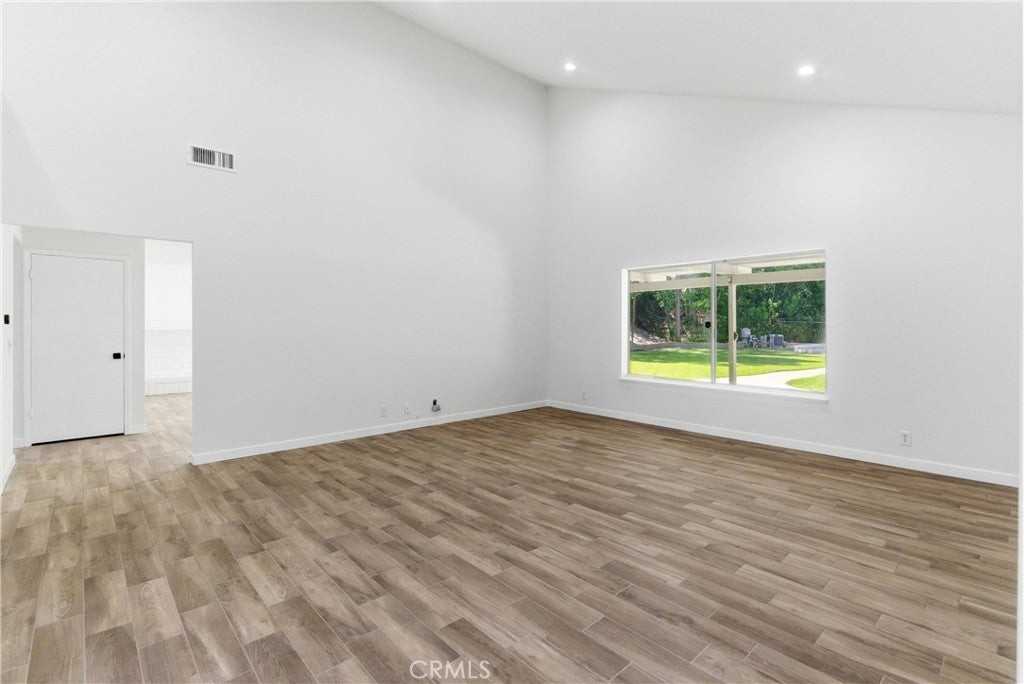 5415 E Willowick Cir - Photo 6 of 33