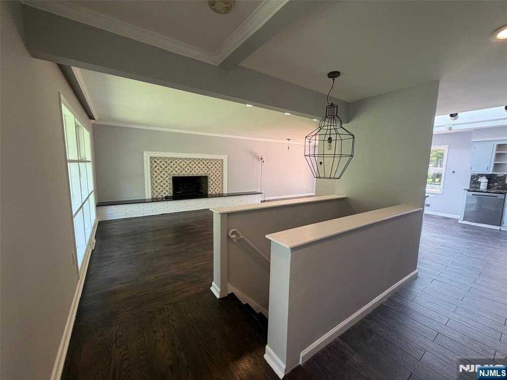 363 Valley Rd - Photo 6 of 31