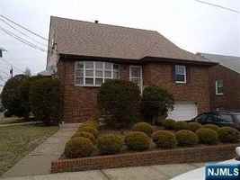 featured image of 225 Desoto Pl