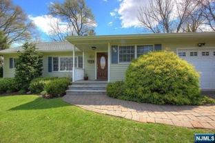 50 Woodmere Ln - Photo 1 of 1