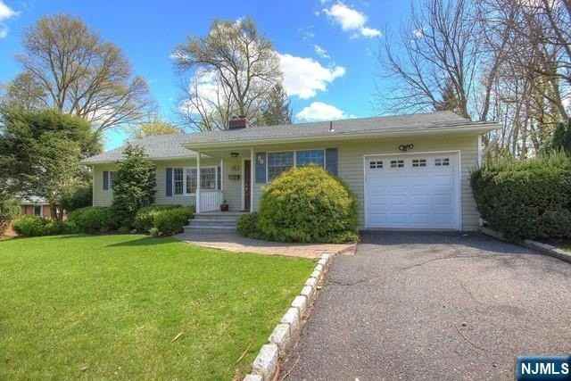 50 Woodmere Ln - Photo 2 of 23