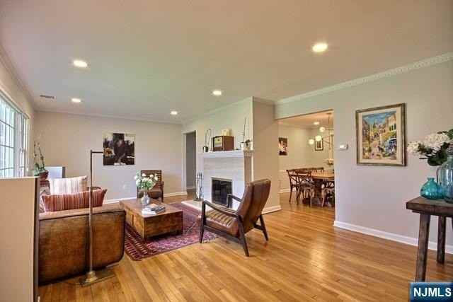 50 Woodmere Ln - Photo 4 of 23