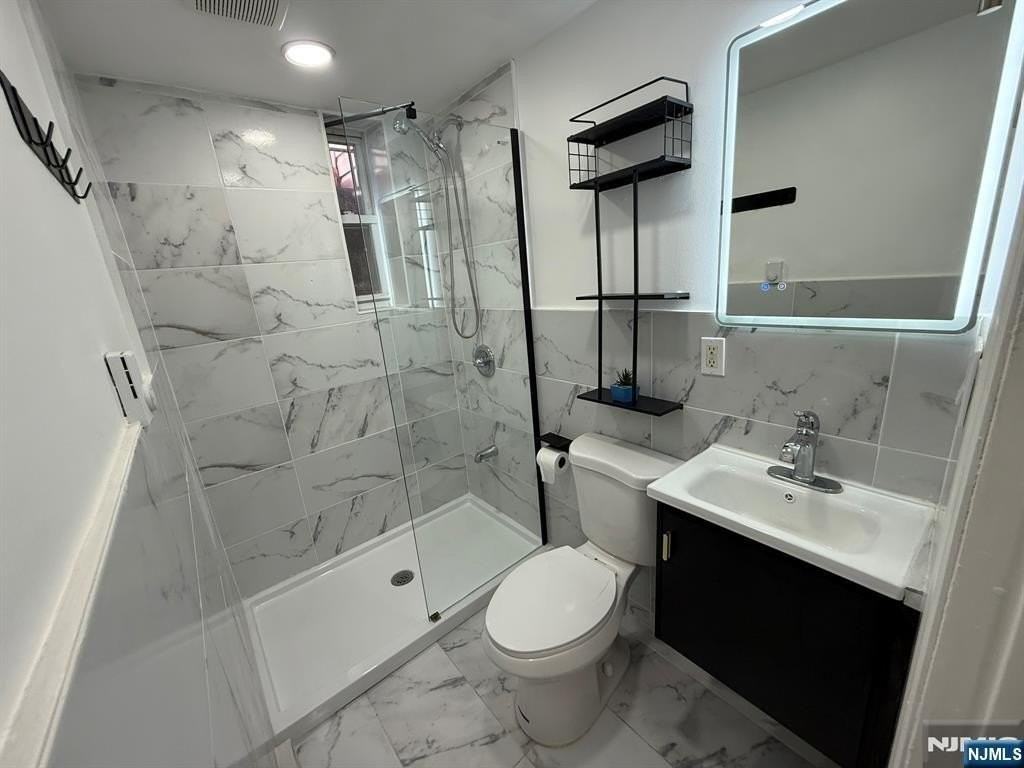 477 Mercer St - Photo 6 of 13