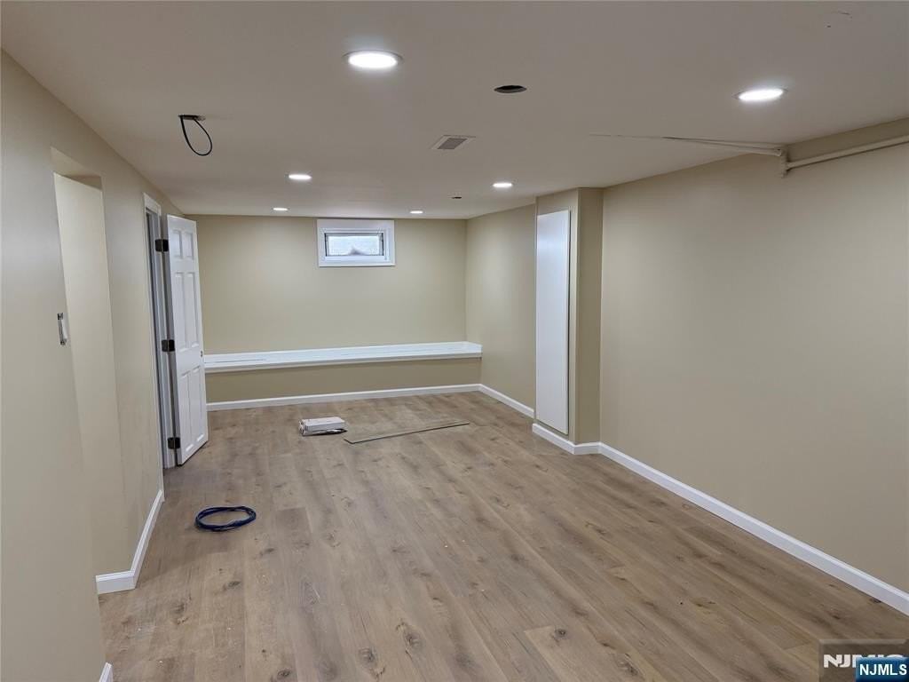 595 Elm Ave - Photo 5 of 8