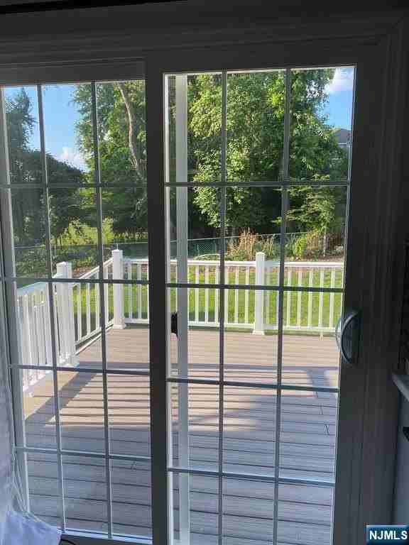 120 Maitland Ave - Photo 4 of 16