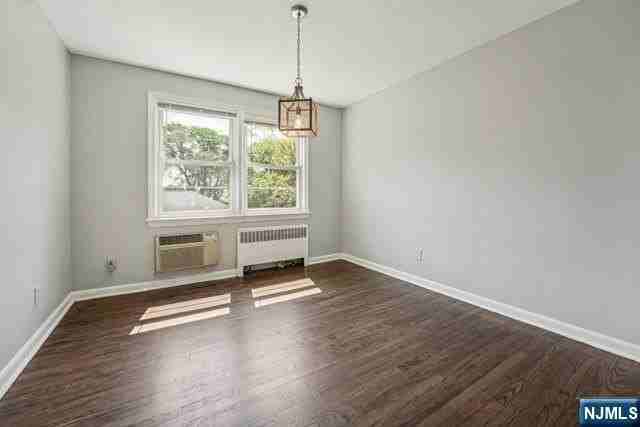 24 Hutton Ave - Photo 4 of 14