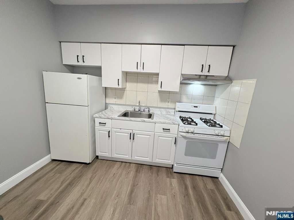 70 Main St Apt 7r - Photo 2 of 11