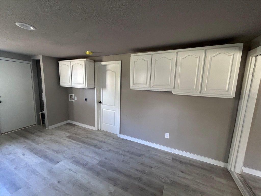 5734 Grant Ave - Photo 2 of 6