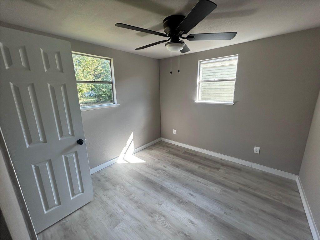 5734 Grant Ave - Photo 4 of 6