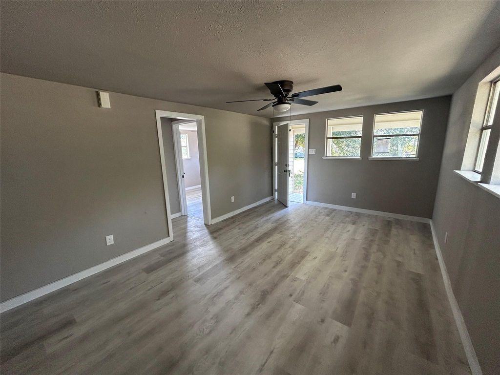 5734 Grant Ave - Photo 5 of 6