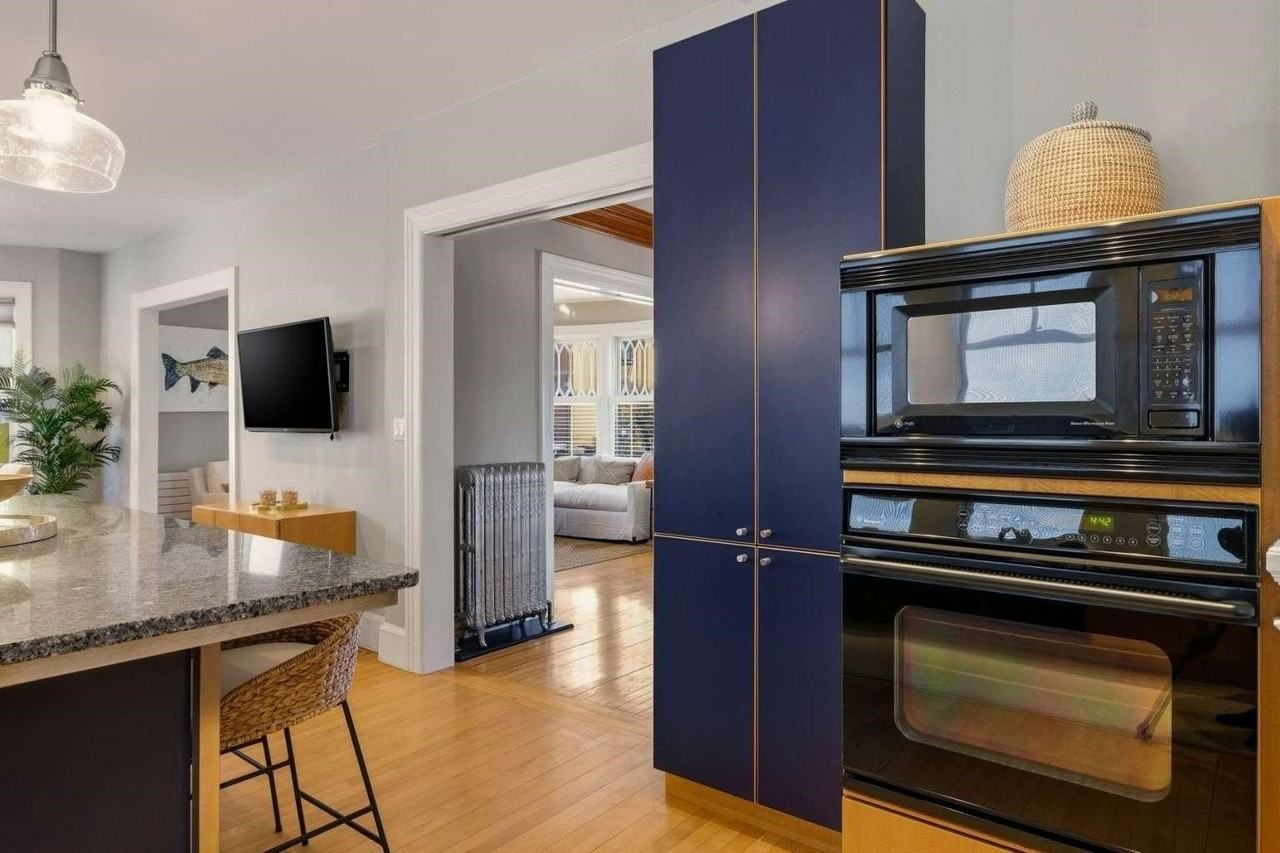 115 Court St - Photo 7 of 47