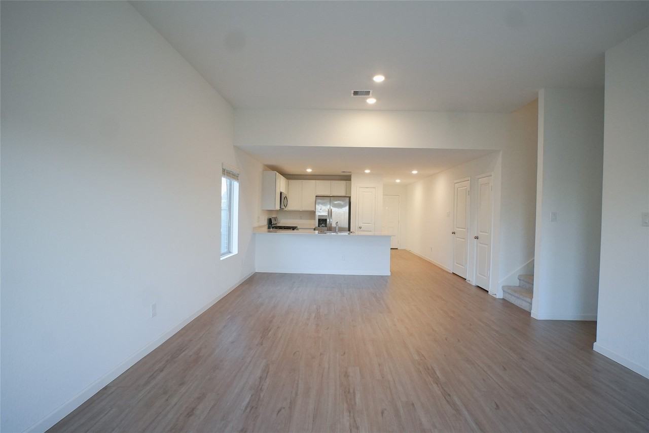 3210 Spanish Oak Ln - Photo 7 of 29