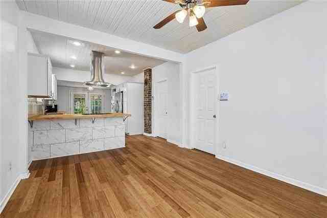 509 Avenue A - Photo 4 of 18