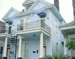 featured image of 3929 Coliseum St