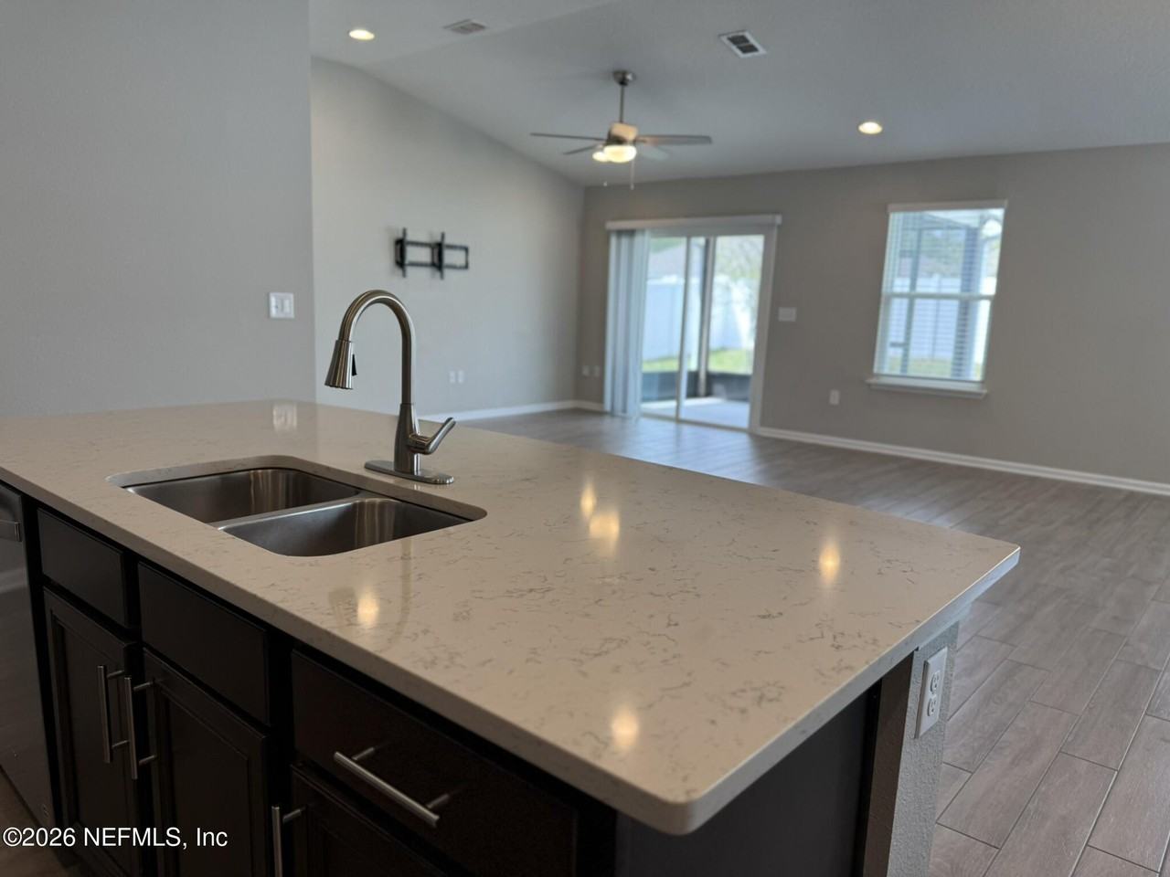 7713 Island Fox Rd - Photo 4 of 21