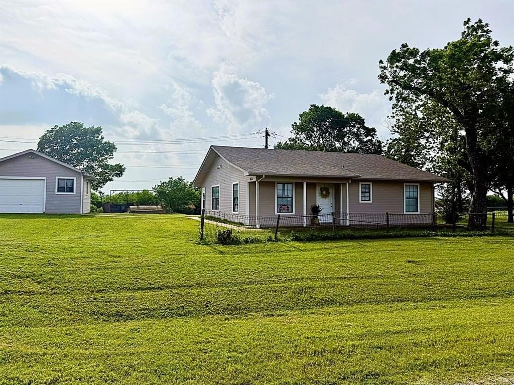 9012 County Road 128 - Photo 2 of 24