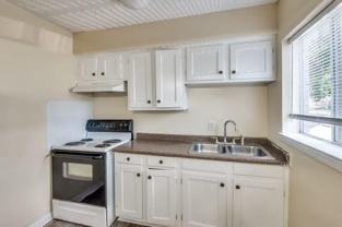512 S Delaware St #4 - Photo 1 of 1