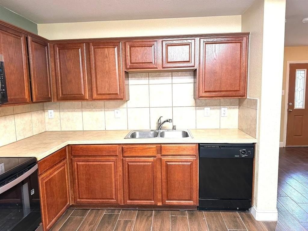 13042 Barbarosa Dr - Photo 5 of 29
