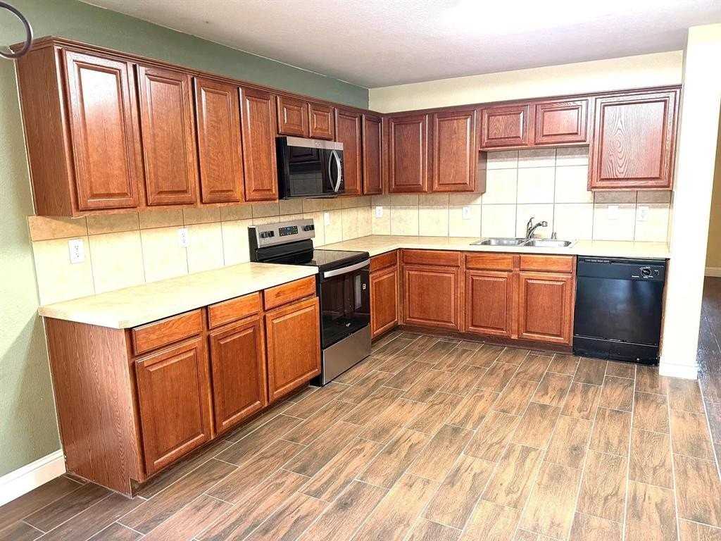 13042 Barbarosa Dr - Photo 6 of 29