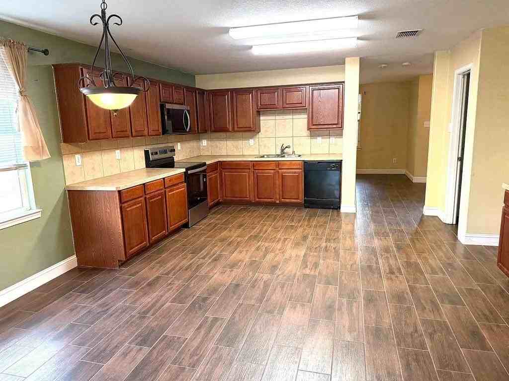 13042 Barbarosa Dr - Photo 7 of 29