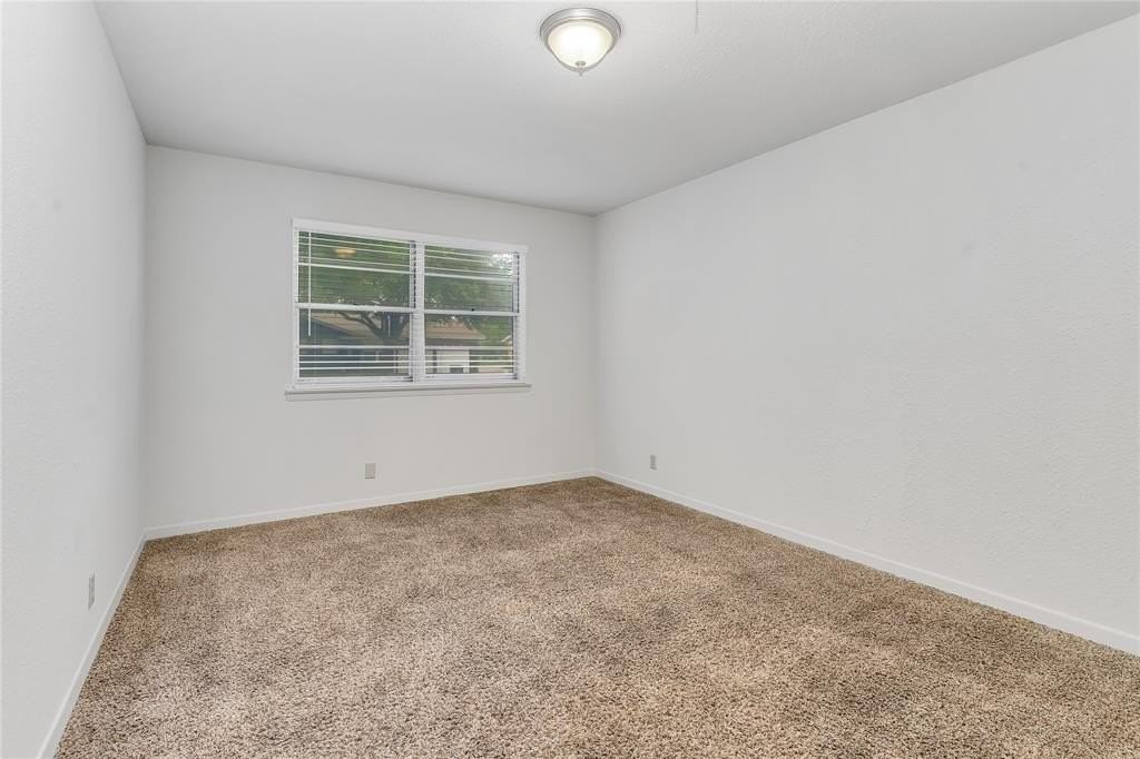 4716 Fawn Dr - Photo 6 of 17